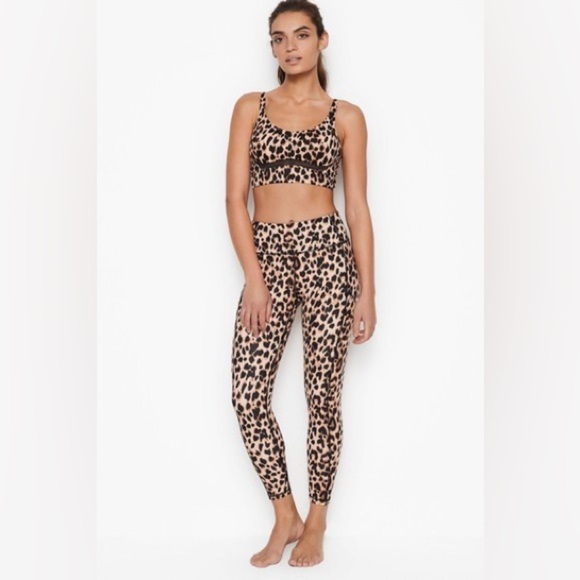 Victoria's Secret Pants - Victoria’s Secret Incredible Essential Legging Beige Leopard Sz XS/S